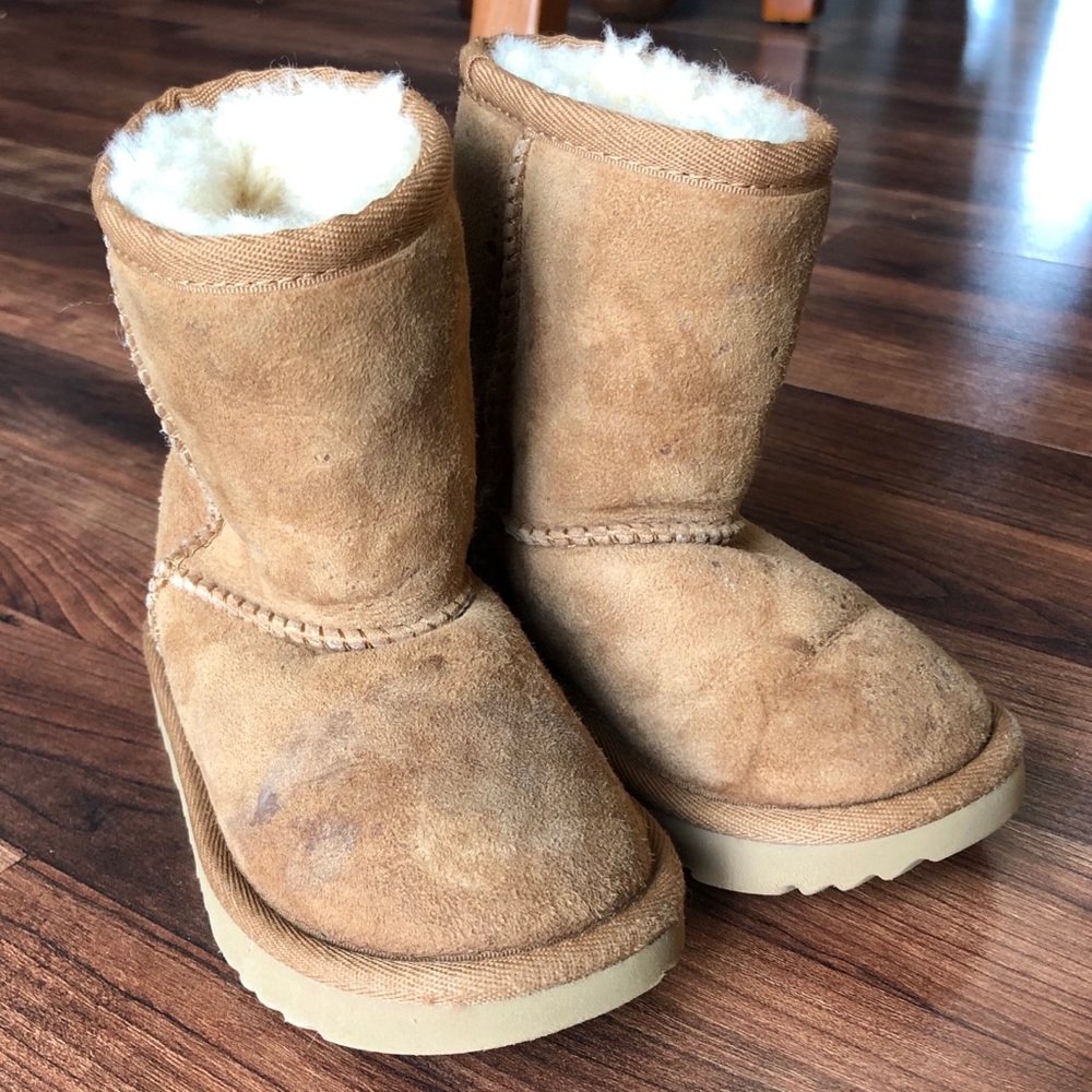 Toddler UGGs brown size 7 toddler
